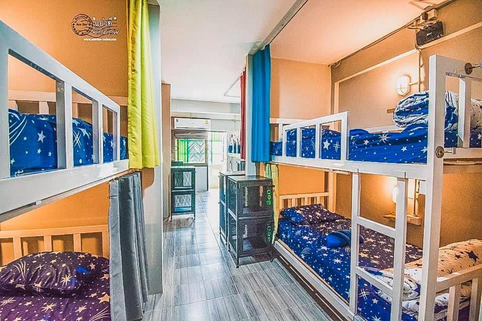 Lazy Gibbon 1 Chiang Mai - Tha Phae Gate Hostel ภายนอก รูปภาพ